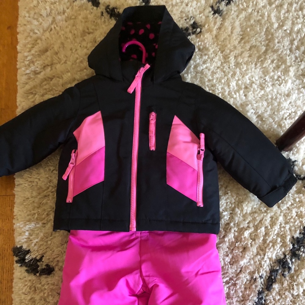 Brand new! Baby snow suit. (12m)